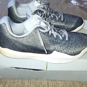 Nike Kobe Low Athletic Shoes Mens Size 8.5